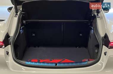 Седан Porsche Taycan 2023 в 
