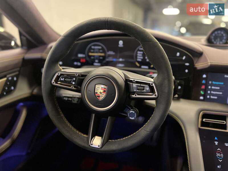 Седан Porsche Taycan 2023 в Киеве
