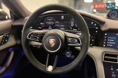 Седан Porsche Taycan 2023 в 