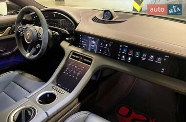 Седан Porsche Taycan 2023 в 