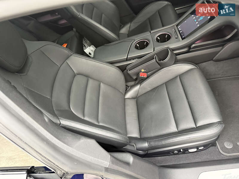Седан Porsche Taycan 2020 в Киеве фото 14 Седан Porsche Taycan 2020 в Киеве