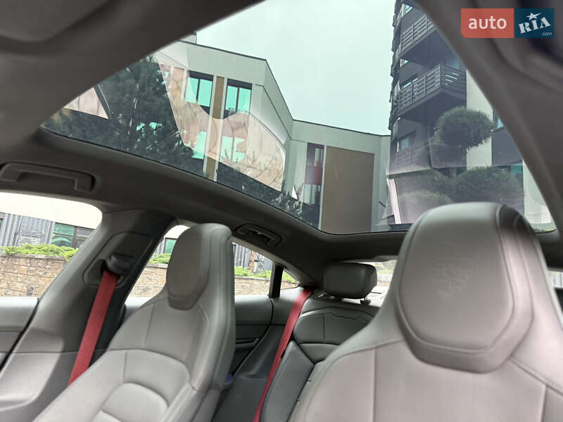Седан Porsche Taycan 2021 в Киеве фото 27 Седан Porsche Taycan 2021 в Киеве