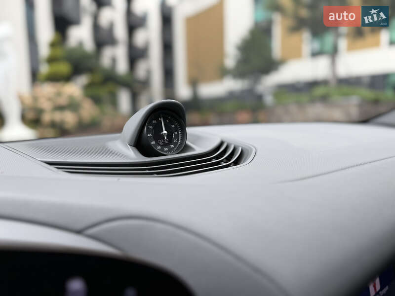 Седан Porsche Taycan 2021 в Киеве фото 34 Седан Porsche Taycan 2021 в Киеве