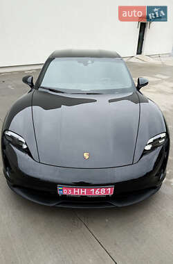Седан Porsche Taycan 2021 в 