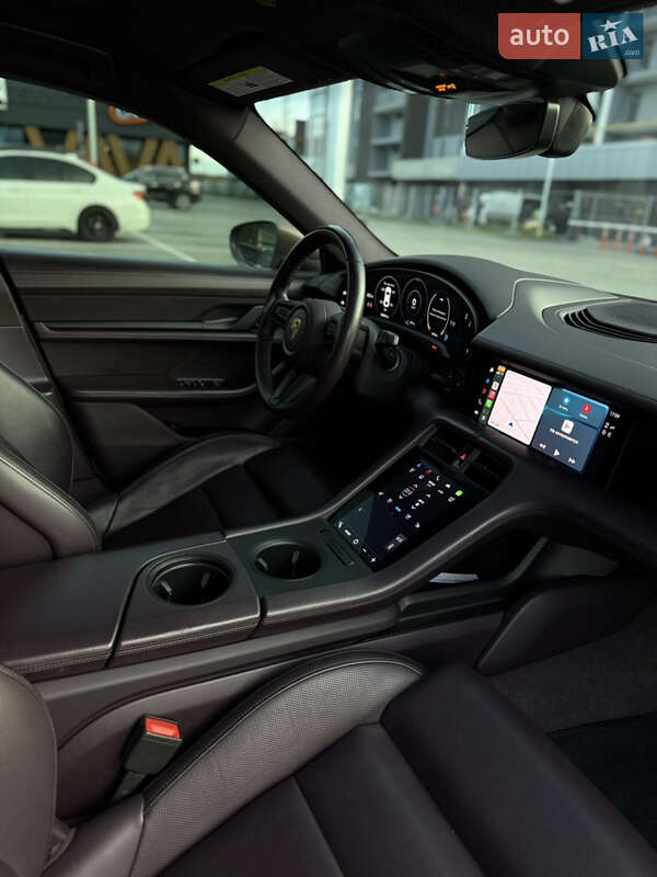 Седан Porsche Taycan 2021 в Києві фото 12 Седан Porsche Taycan 2021 в Києві