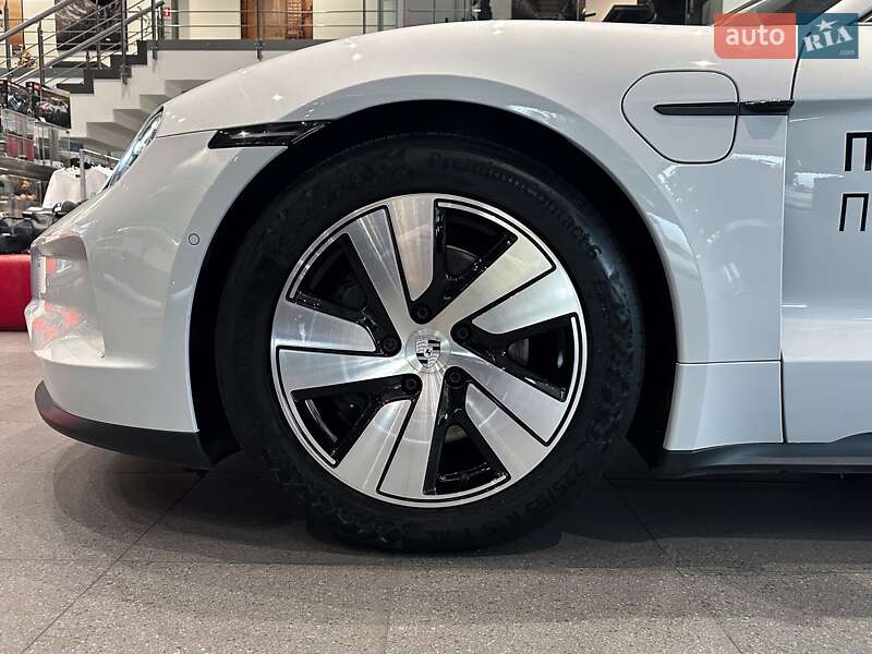 Седан Porsche Taycan 2024 в Одессе