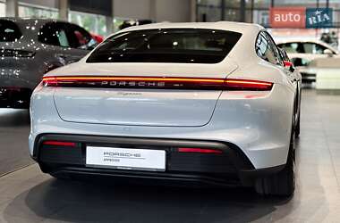 Седан Porsche Taycan 2024 в  фото 7 Седан Porsche Taycan 2024 в