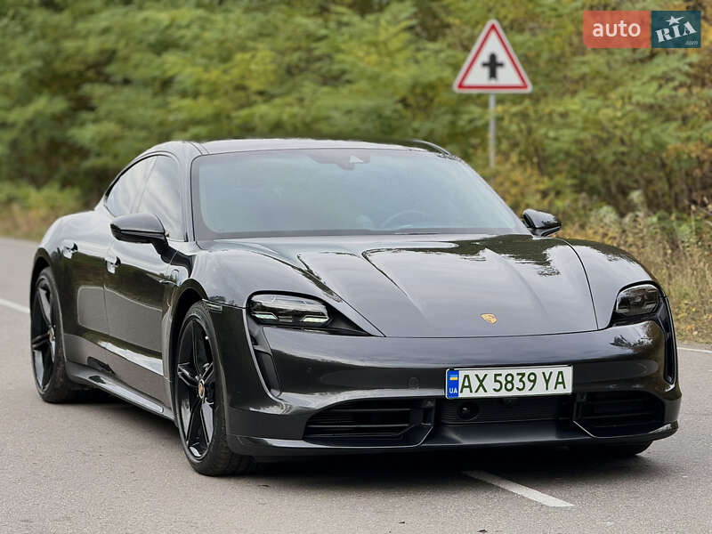 Седан Porsche Taycan 2020 в Києві