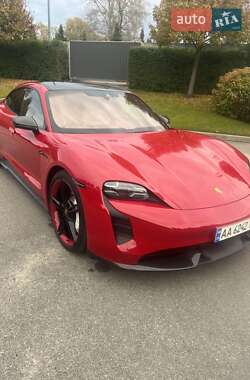 Седан Porsche Taycan 2023 в Киеве