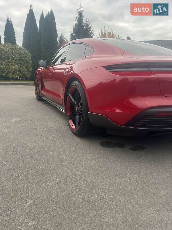 Седан Porsche Taycan 2023 в Києві