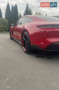 Седан Porsche Taycan 2023 в 