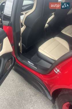 Седан Porsche Taycan 2023 в 