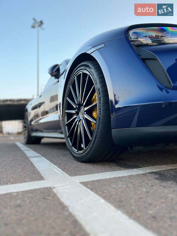 Седан Porsche Taycan 2021 в Одесі
