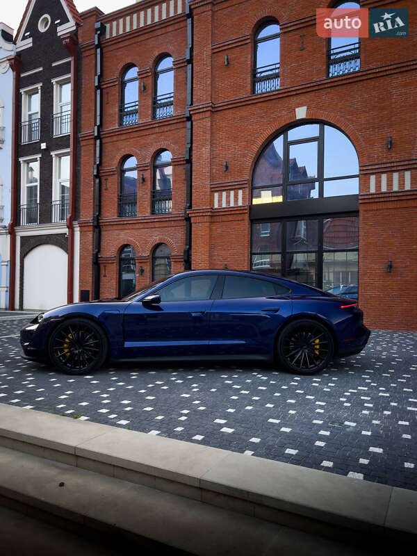 Седан Porsche Taycan 2021 в Одесі