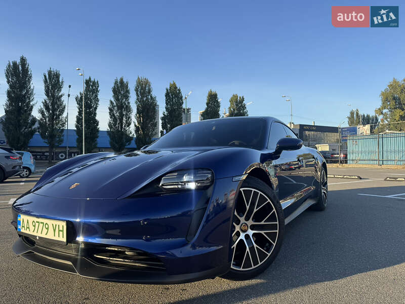 Седан Porsche Taycan 2021 в Києві