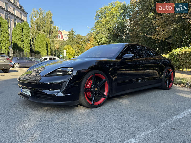 Седан Porsche Taycan 2020 в Киеве