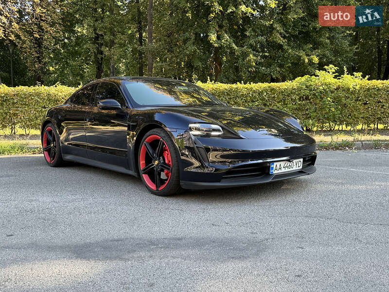 Седан Porsche Taycan 2020 в Киеве