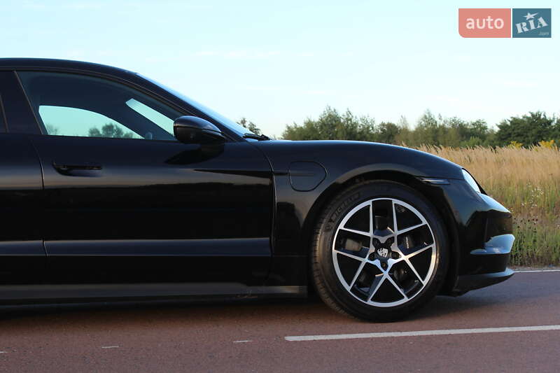Седан Porsche Taycan 2024 в Києві фото 19 Седан Porsche Taycan 2024 в Києві