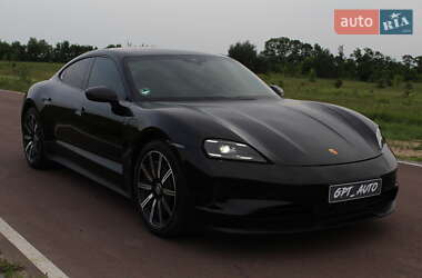 Седан Porsche Taycan 2025 в Киеве