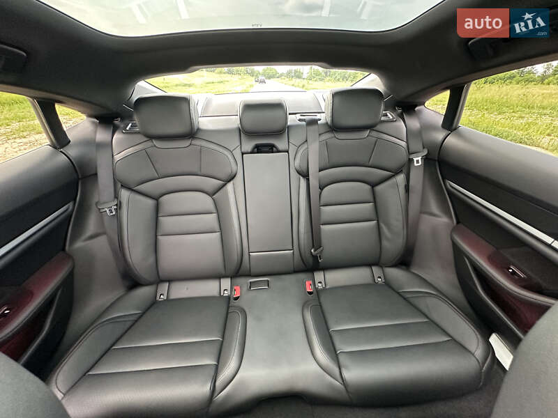 Седан Porsche Taycan 2025 в Києві фото 33 Седан Porsche Taycan 2025 в Києві