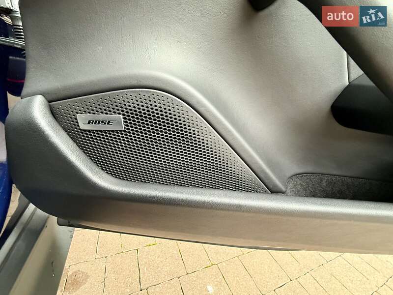 Седан Porsche Taycan 2020 в Ровно