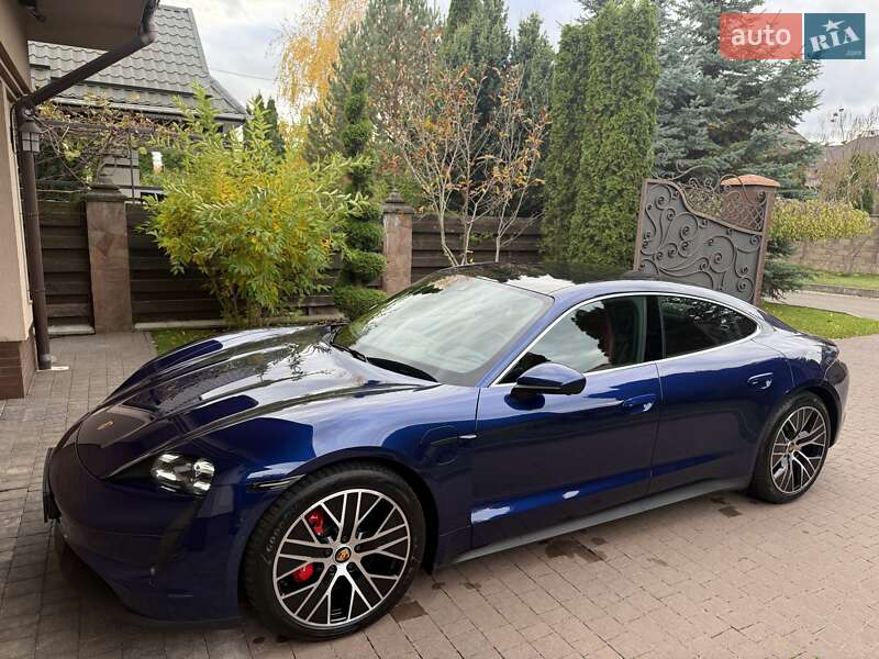 Седан Porsche Taycan 2020 в Ровно