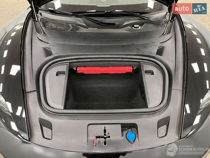 Седан Porsche Taycan 2023 в Києві фото 9 Седан Porsche Taycan 2023 в Києві