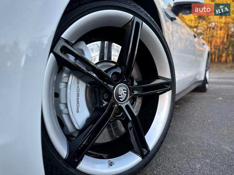 Седан Porsche Taycan 2023 в Киеве фото 16 Седан Porsche Taycan 2023 в Киеве