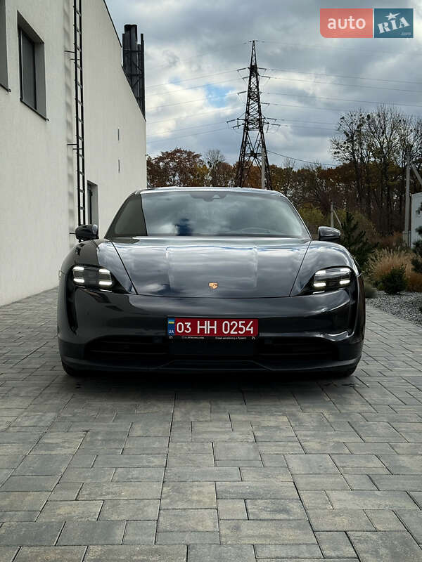 Седан Porsche Taycan 2022 в Луцке