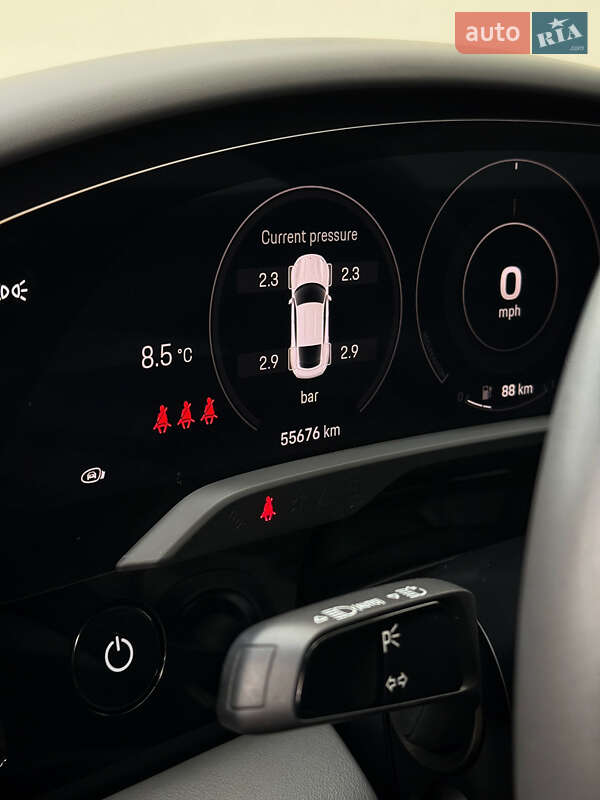 Седан Porsche Taycan 2022 в Луцке