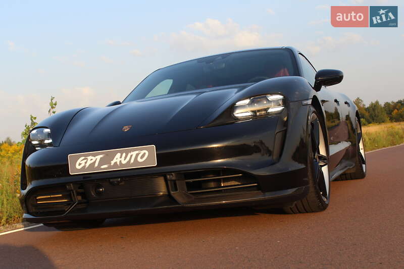 Седан Porsche Taycan 2021 в Києві