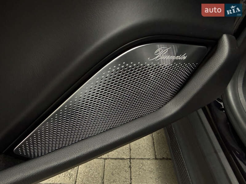 Седан Porsche Taycan 2019 в Киеве фото 23 Седан Porsche Taycan 2019 в Киеве