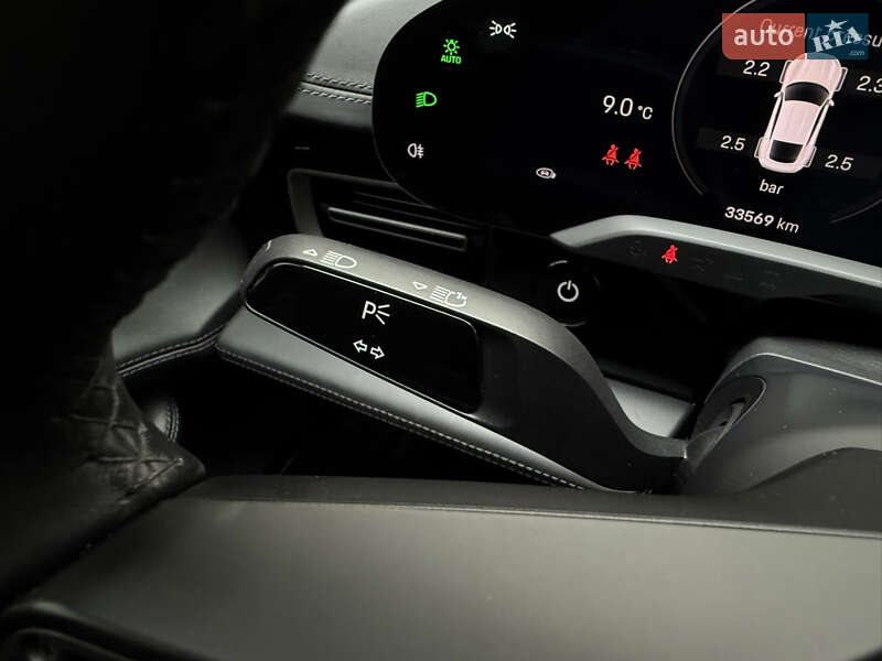 Седан Porsche Taycan 2019 в Киеве фото 38 Седан Porsche Taycan 2019 в Киеве