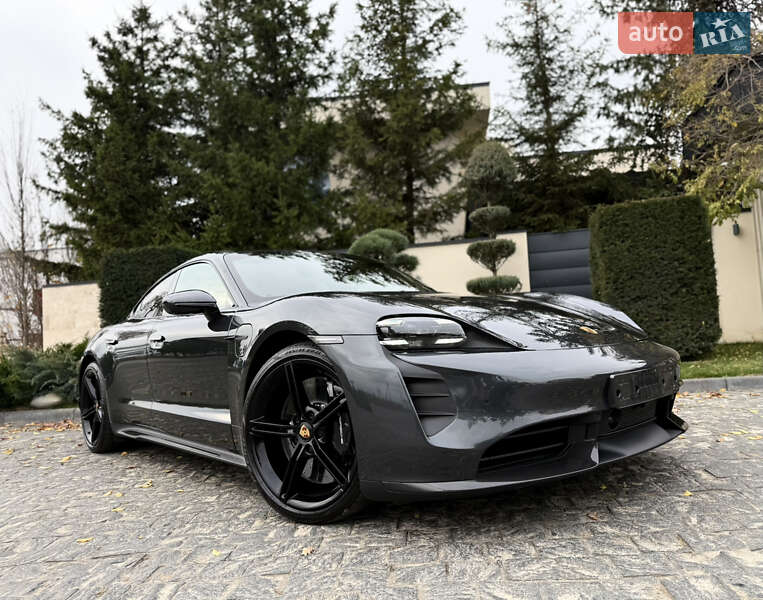 Porsche Taycan 2021 Porsche Taycan 2021