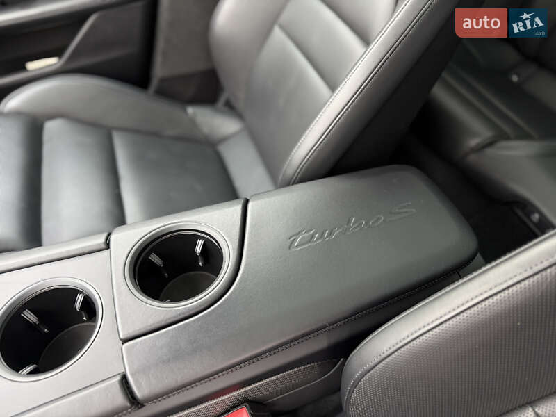 Седан Porsche Taycan 2021 в Львові фото 57 Седан Porsche Taycan 2021 в Львові