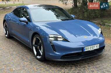 Седан Porsche Taycan 2021 в Києві