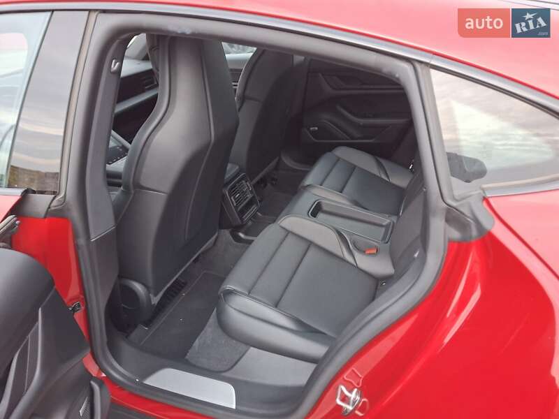 Седан Porsche Taycan 2020 в Киеве фото 19 Седан Porsche Taycan 2020 в Киеве