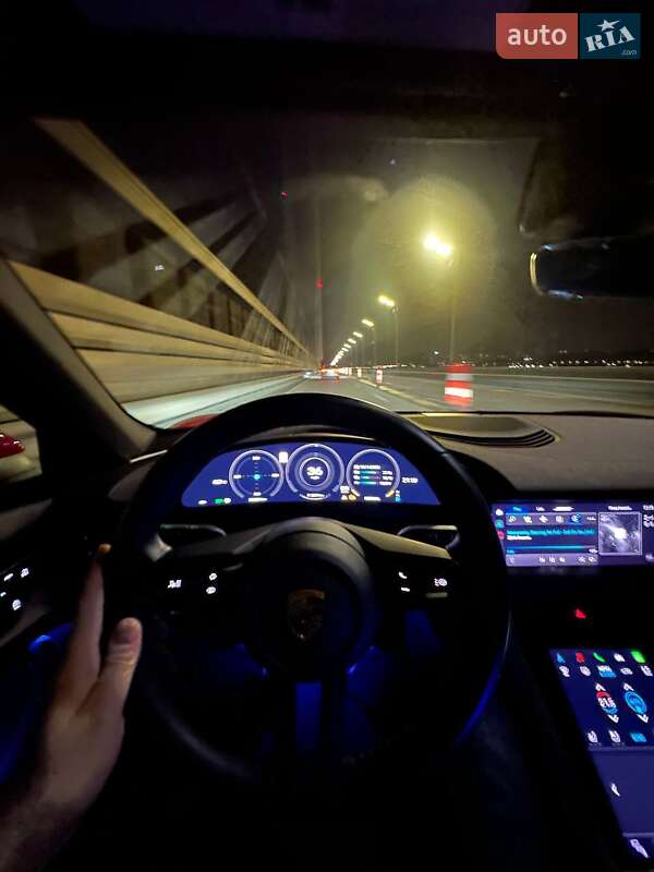 Седан Porsche Taycan 2020 в Киеве фото 16 Седан Porsche Taycan 2020 в Киеве