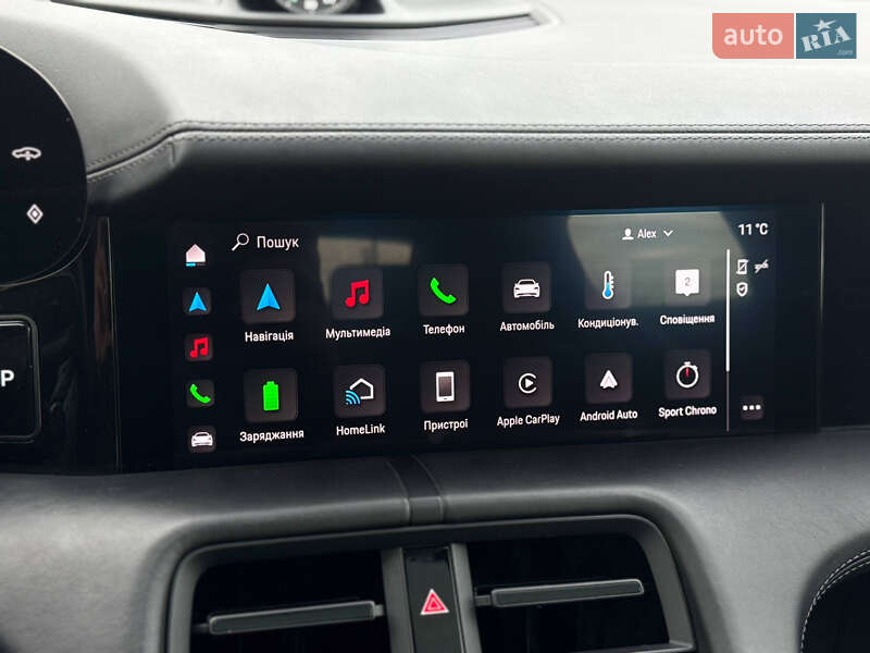 Седан Porsche Taycan 2020 в Києві