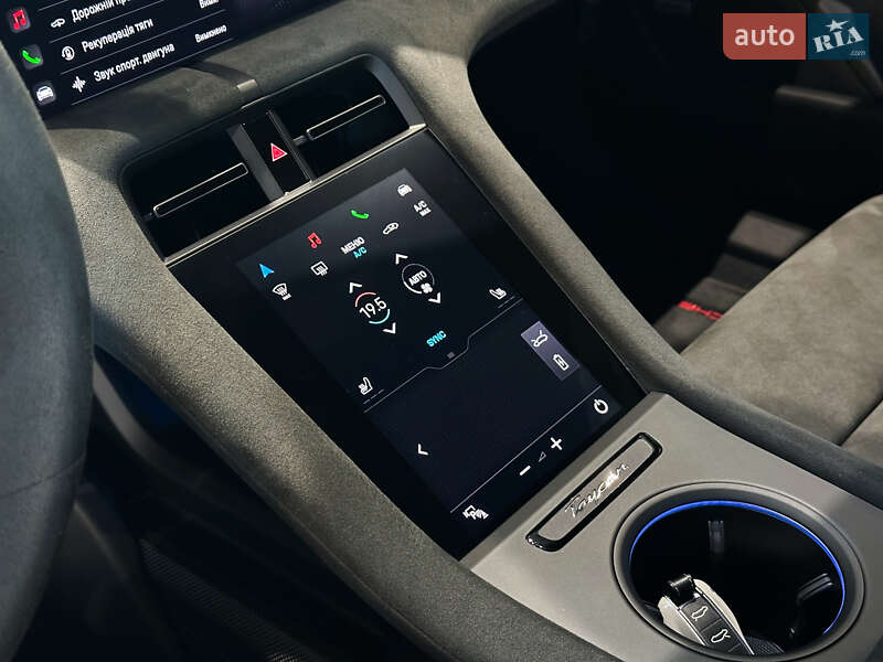 Седан Porsche Taycan 2022 в Одессе фото 27 Седан Porsche Taycan 2022 в Одессе