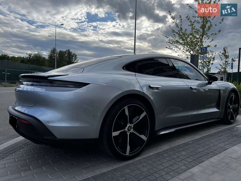 Седан Porsche Taycan 2022 в Киеве