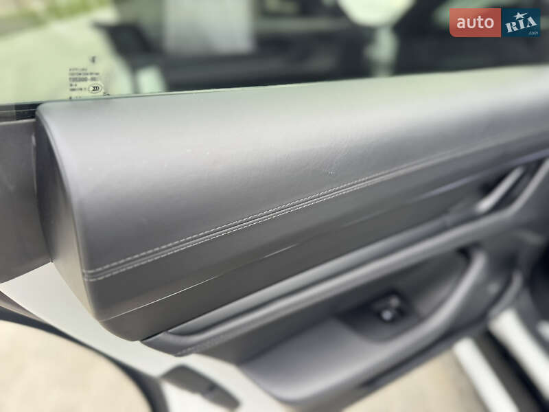 Седан Porsche Taycan 2020 в Луцьку