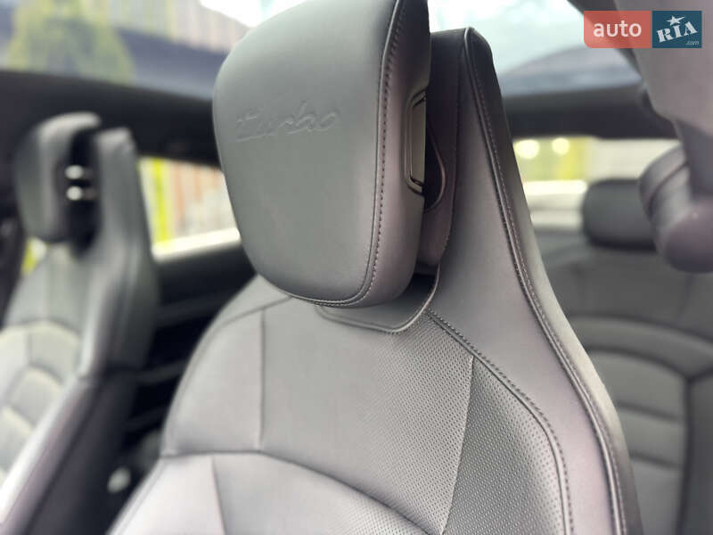 Седан Porsche Taycan 2020 в Луцьку