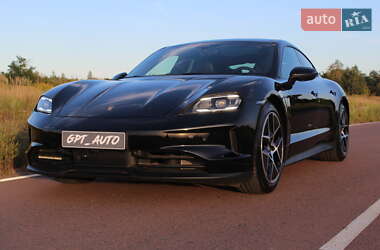 Седан Porsche Taycan 2024 в Киеве