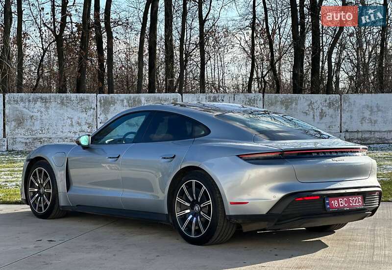 Седан Porsche Taycan 2021 в Луцке
