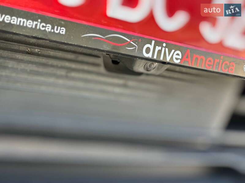 Седан Porsche Taycan 2021 в Луцке