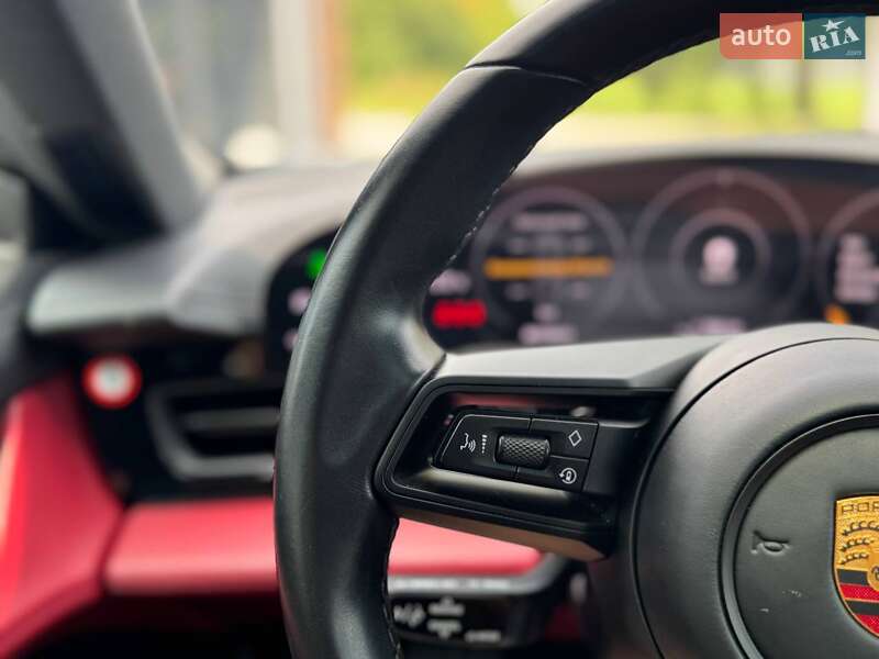 Седан Porsche Taycan 2021 в Луцке