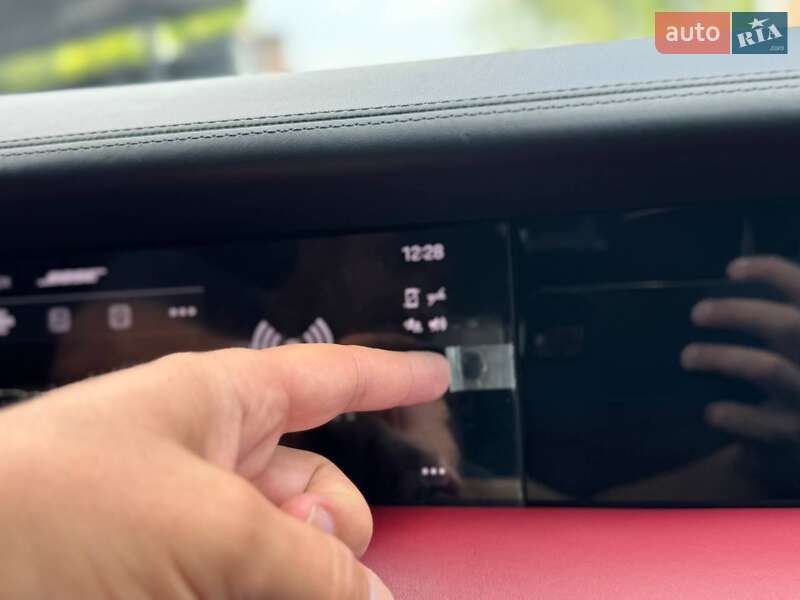 Седан Porsche Taycan 2021 в Луцке