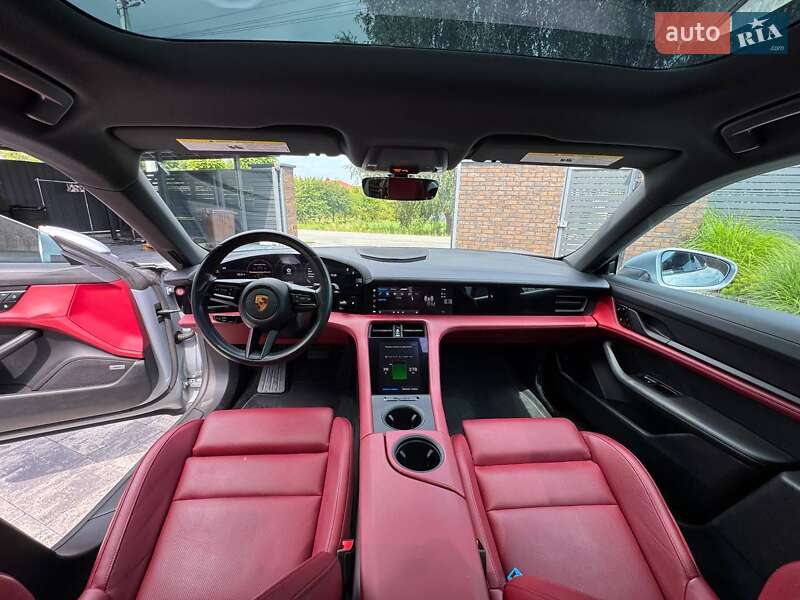 Седан Porsche Taycan 2021 в Луцке