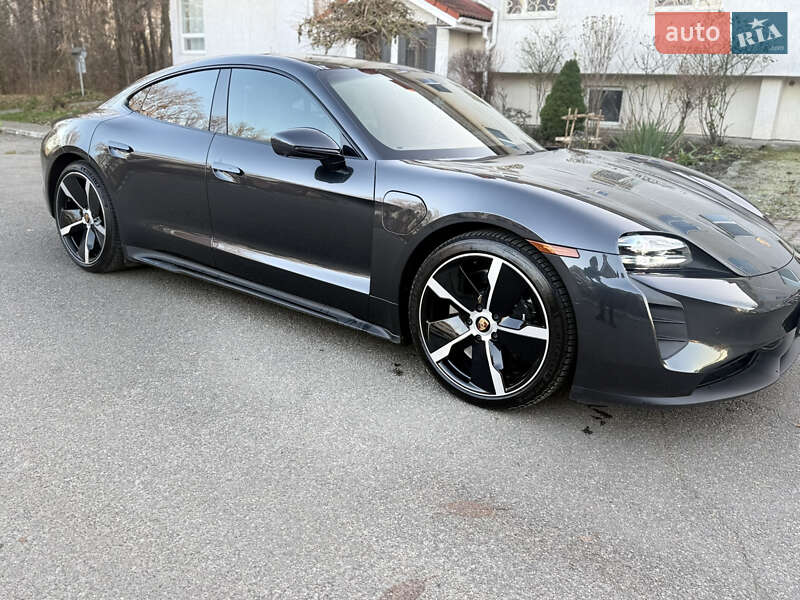 Седан Porsche Taycan 2022 в Киеве